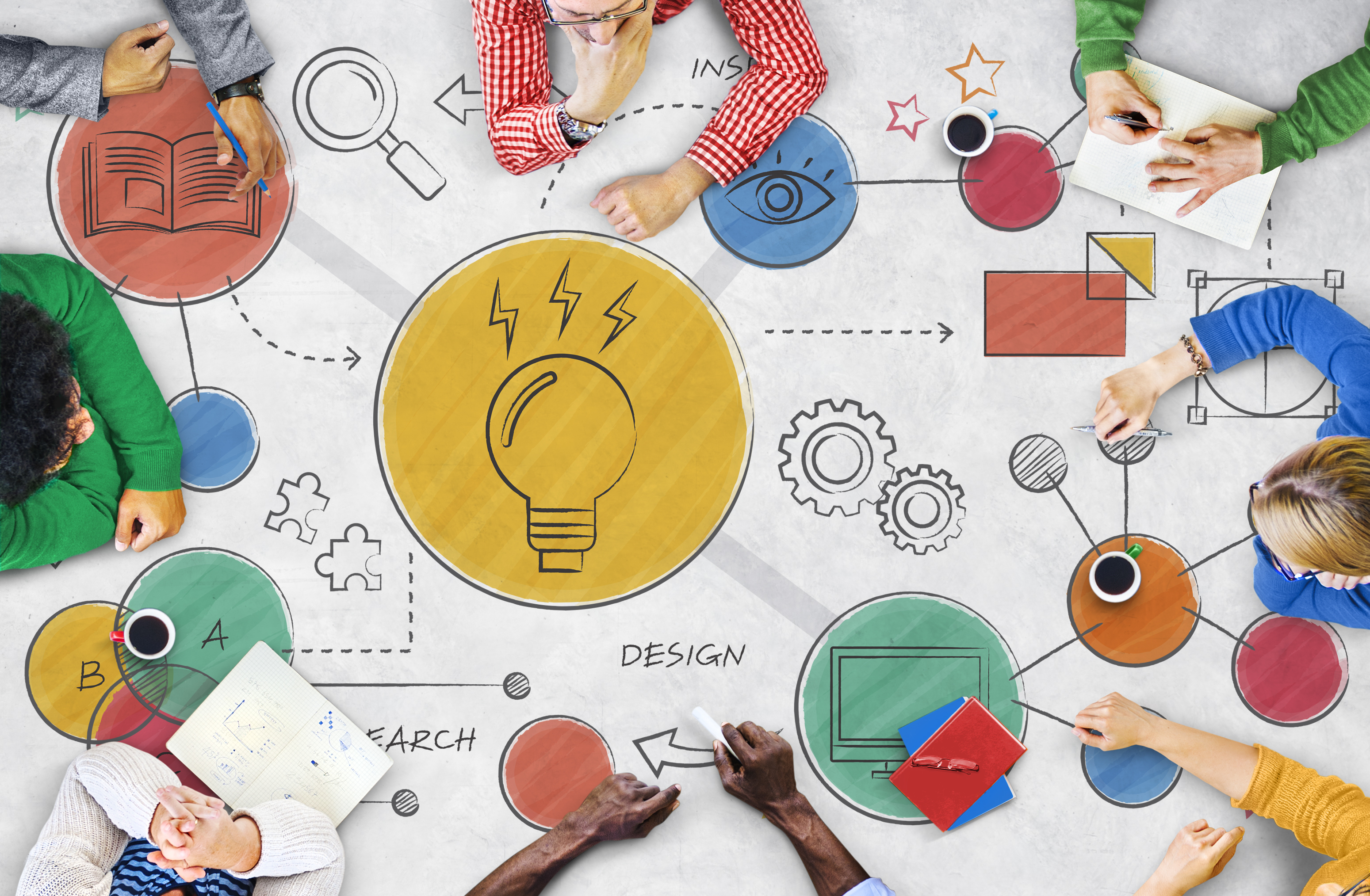 アイデアが広がる電球の図